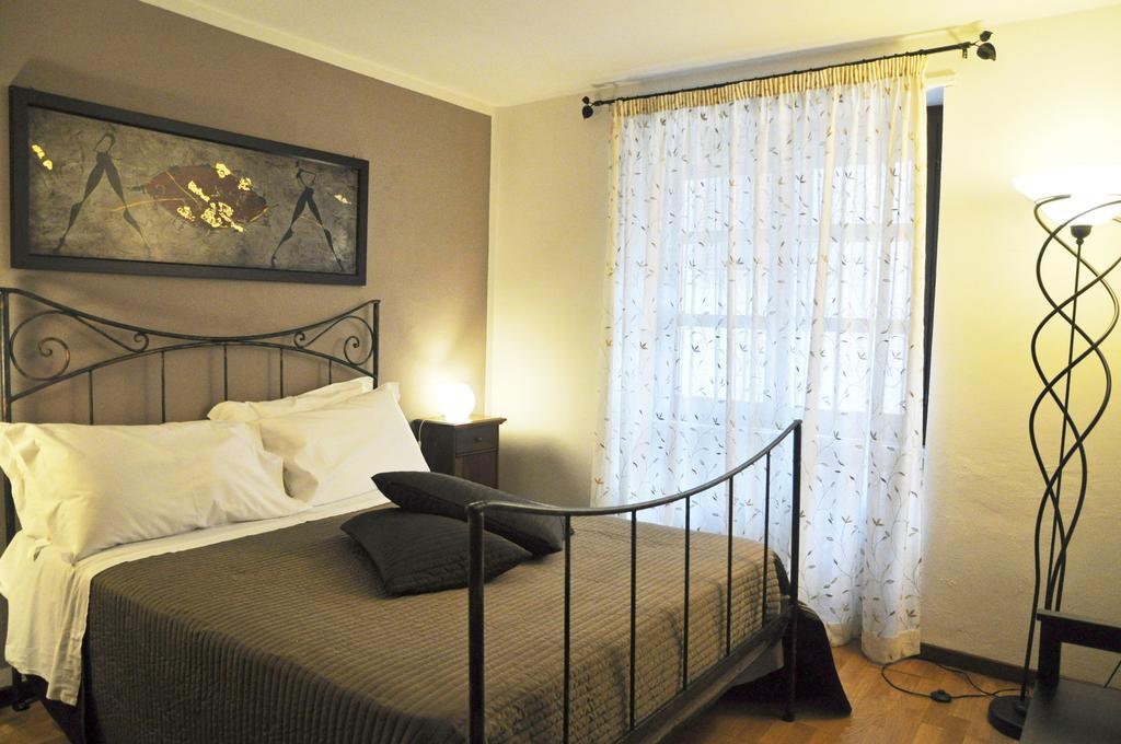 Di-vinodormire La Morra Habitación foto